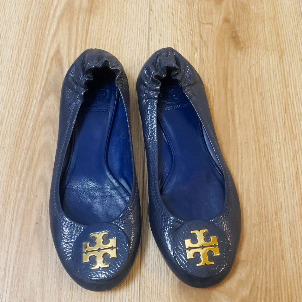 Tory Burch Navy Leather Minnie Travel Ballet Flats with Gold Logo